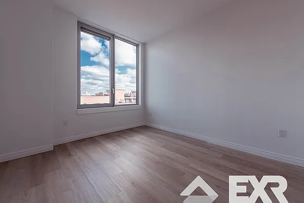 Rented by EXR | media 5