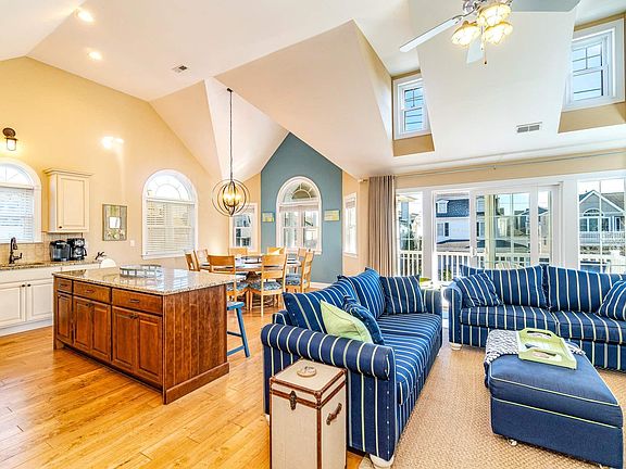 2nd image of 1120 Central Ave #2