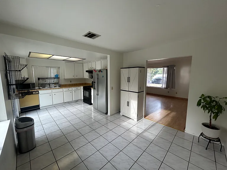 25861 Amapolas St — Photo 6