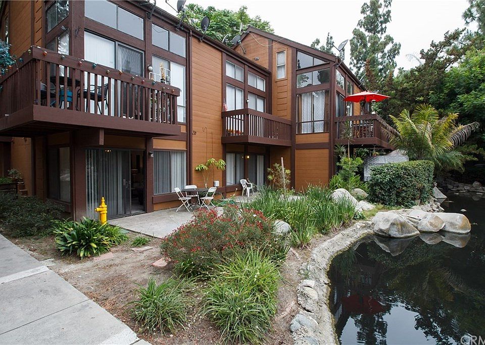 1st image of 13974 Edgewater Dr #115