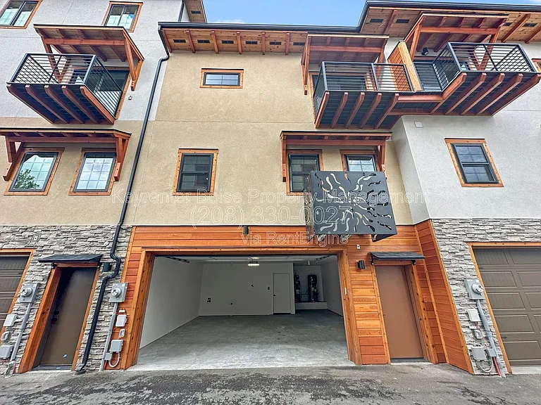 3586 N Adams St — Photo 21