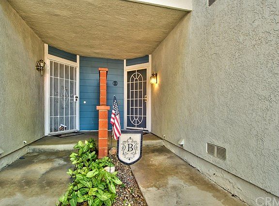 2nd image of 964 Mathews Pl Unit C