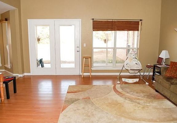 4th image of 13033 Oak Hill Dr
