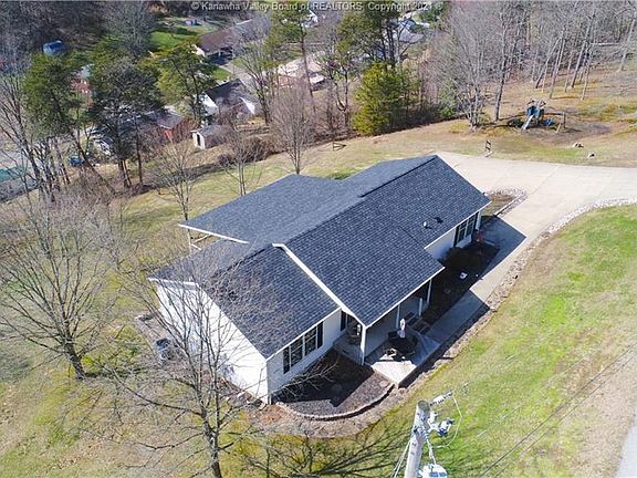 2nd image of 1853 Lakewood Dr