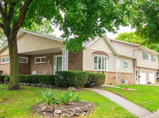 1710 14th St, Peru, IL 61354