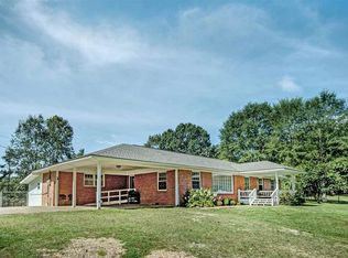 2161 Red Dog Rd, Carthage, MS 39051
