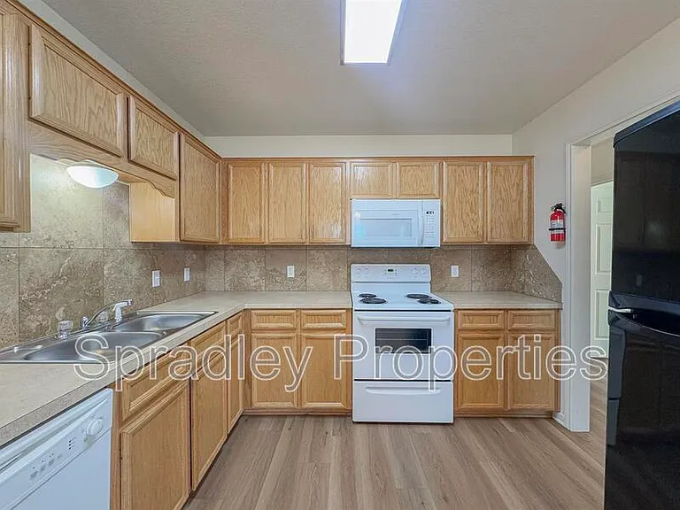 130 Lacey Lou Ln — Photo 6