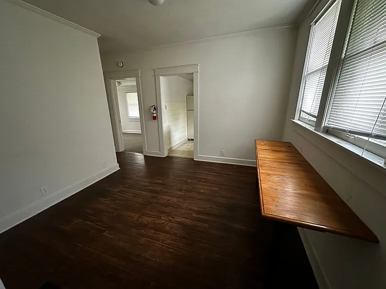 514 S Washington St — Photo 6