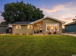 922 JAMES STREET, Moose Jaw, SK S6H 3H6