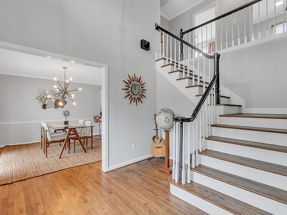 5th image of 120 Wrenfield Ct