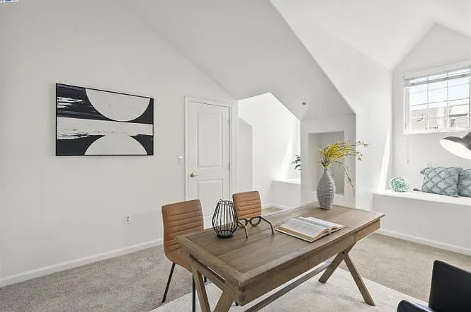 3 bed, 3.5 bath, 1634 sqft, $4,050 — Photo 4