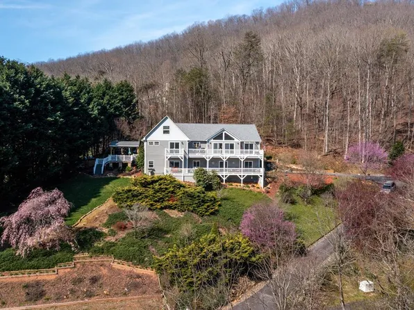 255 Ash Branch Cir, Hayesville, NC 28904