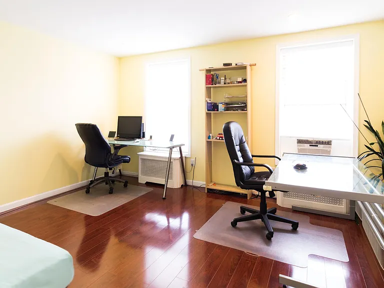 633 Washington Ave #1 — Photo 3