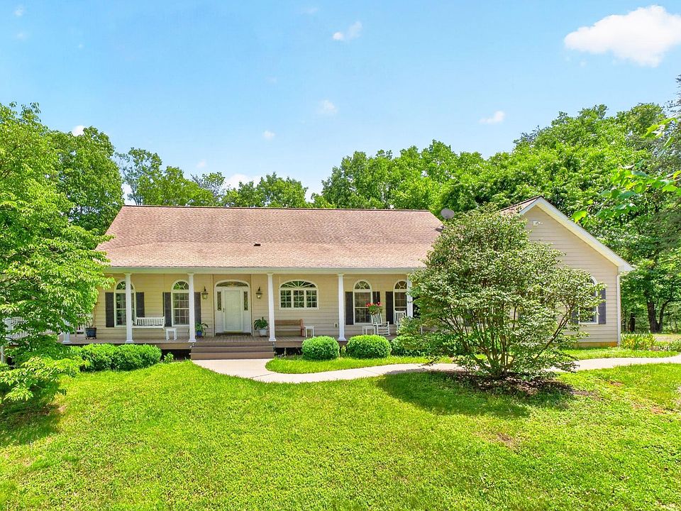 1st image of 3403 Meadow Wood Ln