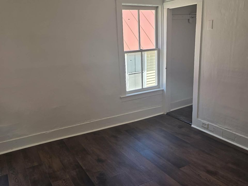 1st image of 5 Reynolds Dr #2