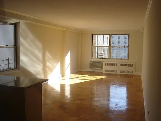 Rented by Stonehenge NYC LLC | media 41