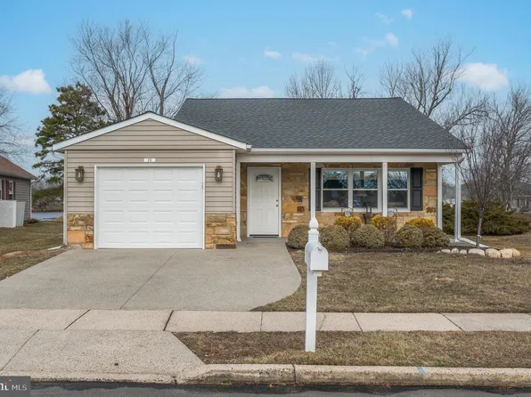 25 Marlborough Dr, Southampton, NJ 08088