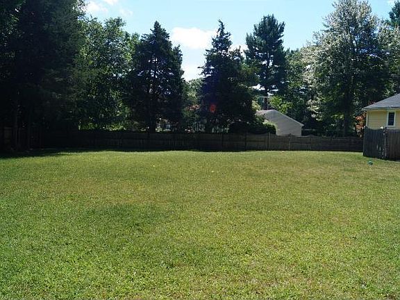 Fully fenced large back yard