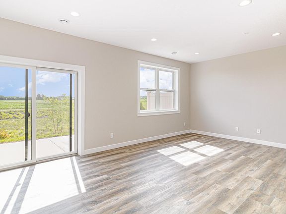 5th image of 803 Viburnum St