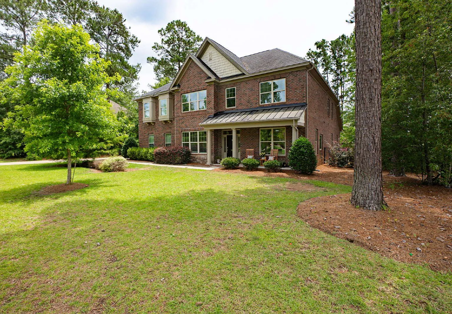 5 bed, 3.5 bath, 4520 sqft, $3,600 — Photo 2