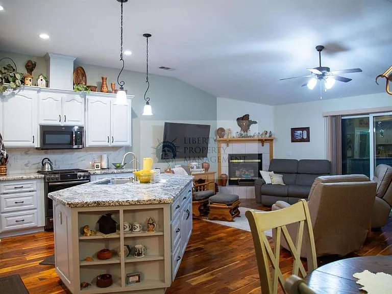 1163 Bailey Dr — Photo 8