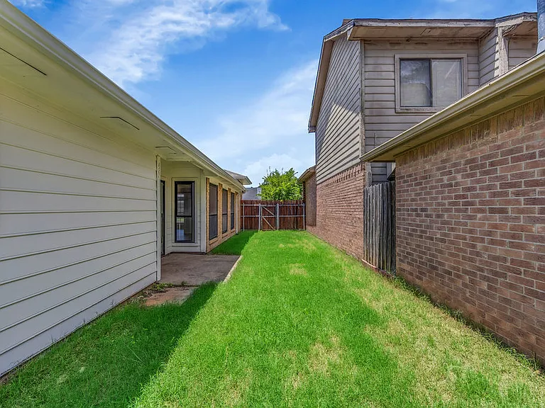 608 Rancho Dr — Photo 25