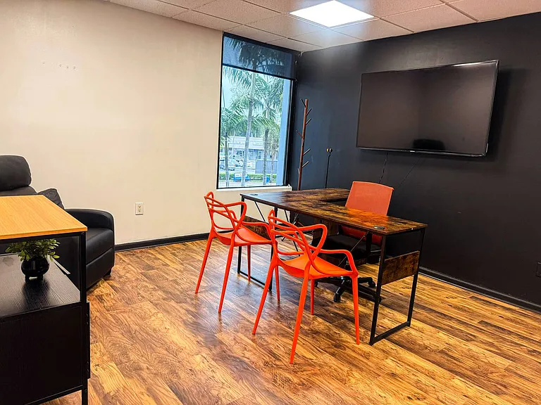 12550 Biscayne Blvd #218 — Photo 12