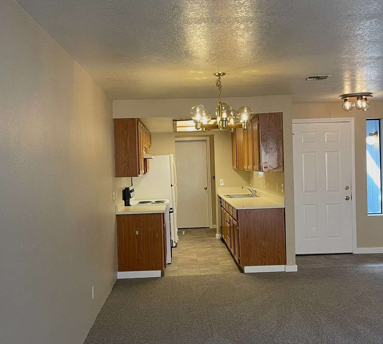2 bed, 1000 sqft, $1,500 — Photo 2