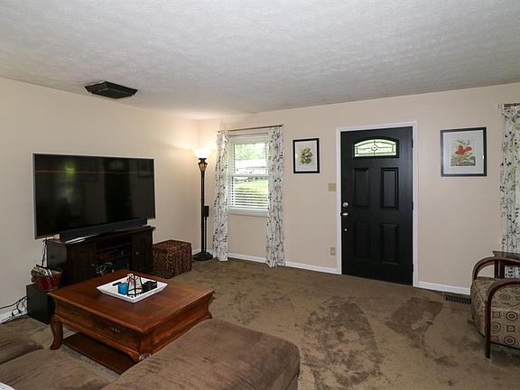 3rd image of 408 Mohican Dr