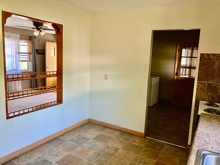 2419 Maple Ave — Photo 5
