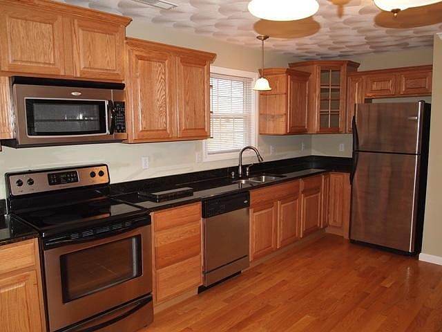 1st image of 28 Newbury St