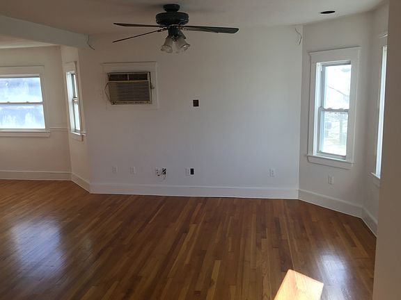 3rd image of 162 Highland Ave