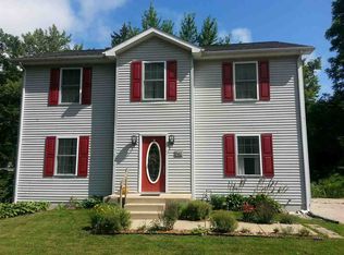 742 E Canary Ln, Monticello, IN 47960