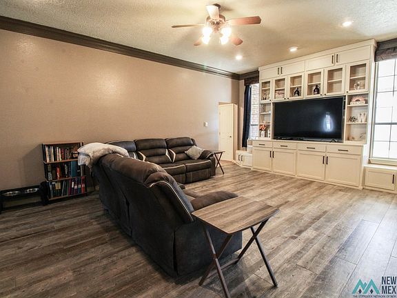 5th image of 421 Olive Dr