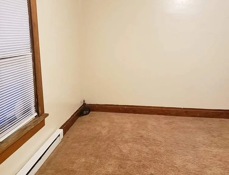 619 W Elm St — Photo 13