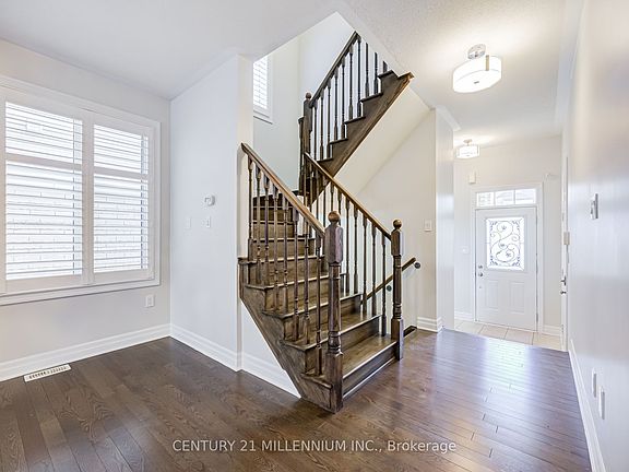 5th image of 90 Stedford Cres