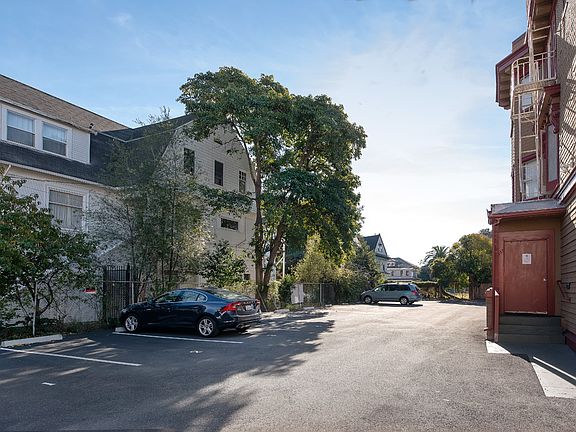 2nd image of 539 33rd St APT 1