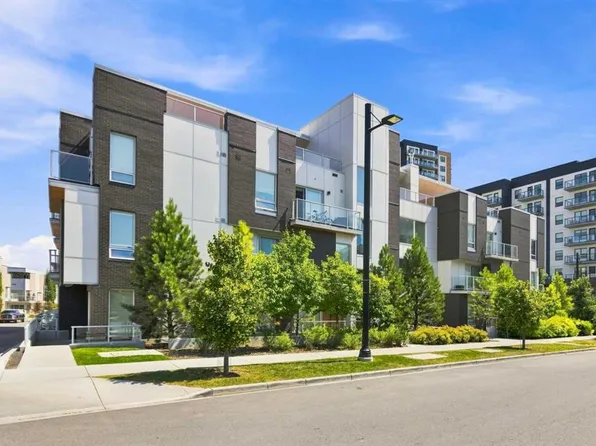 3130 S Thirsk St NW #408, Calgary, AB T3B 6H4