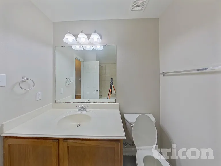 7814 Longbow Ln — Photo 11