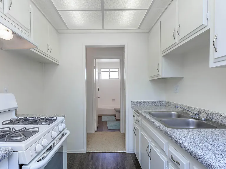 La Ramada Apartment Homes — Photo 13