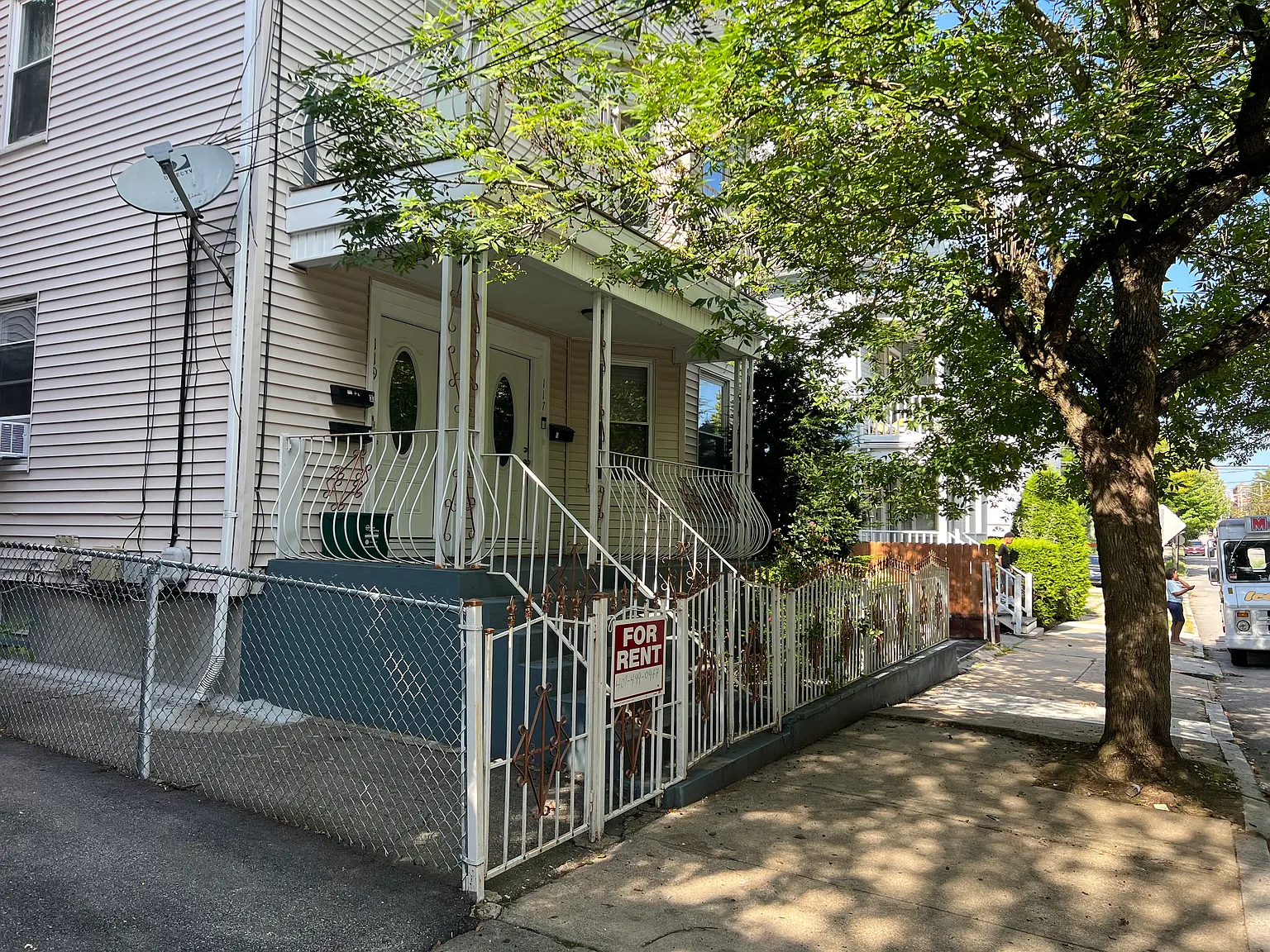 3 bed, $2,100 — Photo 1