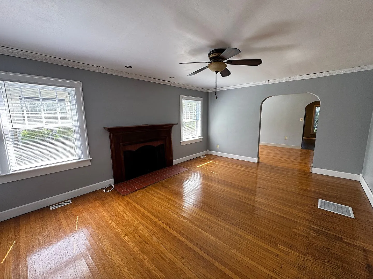 Tuxedo Park 2 Bed and 1 Bath — Photo 4