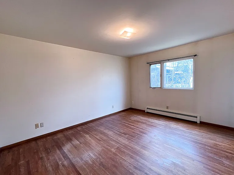 209-215 E Story St — Photo 5