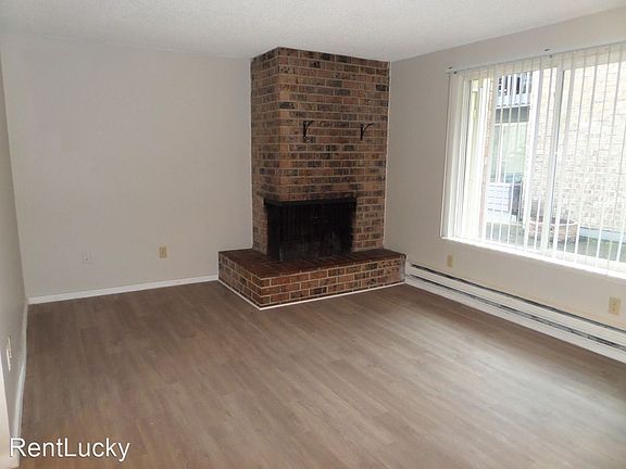 4th image of 1101 S Woodlawn St APT 2