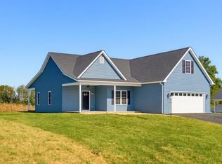 25 Autumn Ridge Dr, Stuarts Draft, VA 24477
