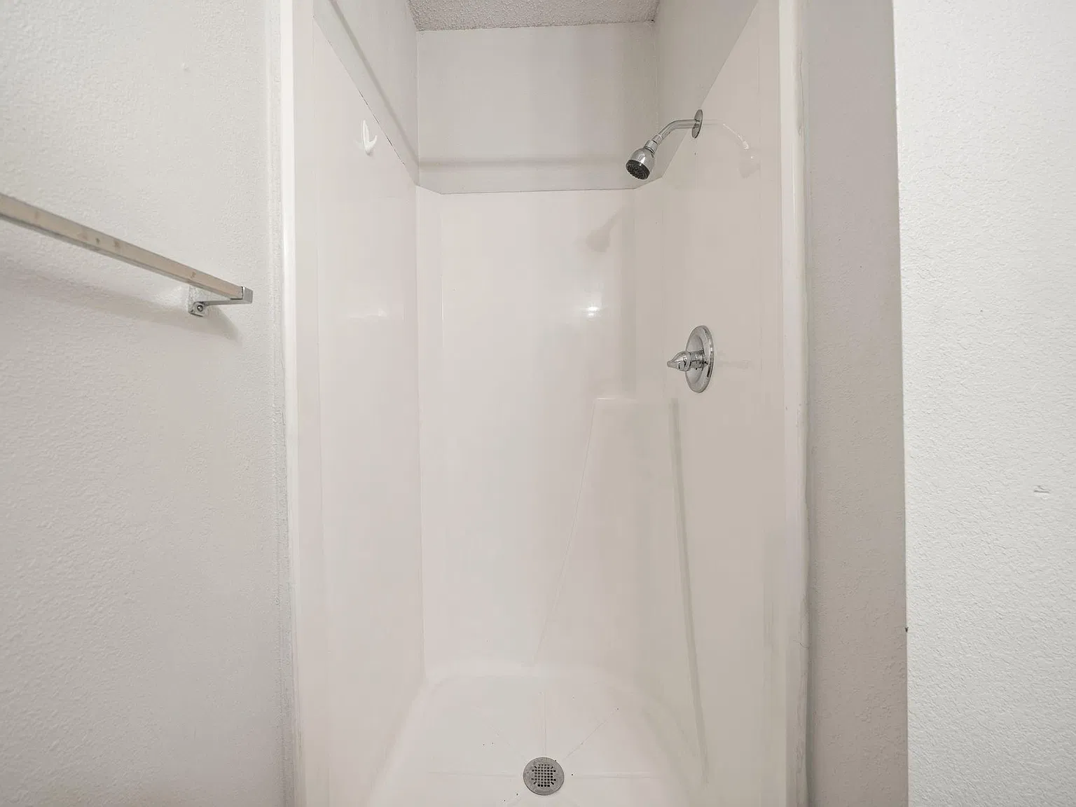 2 bed, 2.5 bath, 1047 sqft, $1,400 — Photo 2