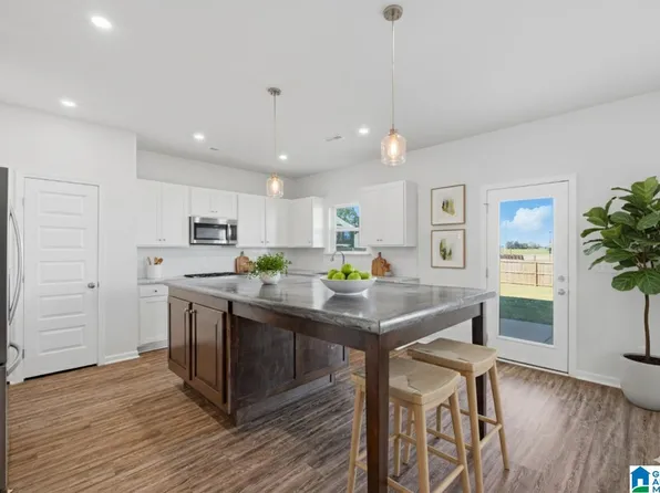 300 Partheway St, Decatur, AL 35603