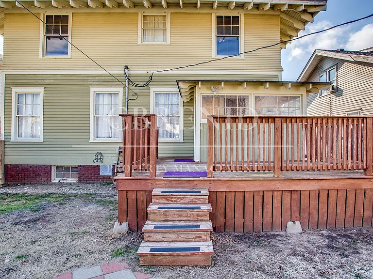 1214 W Maine St — Photo 49