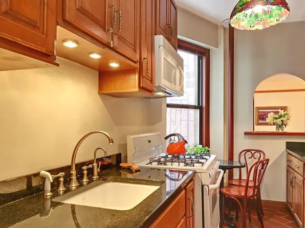 170 East 94th Street image 6 of 7