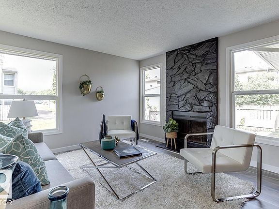 3rd image of 7032 Mill Woods Rd S